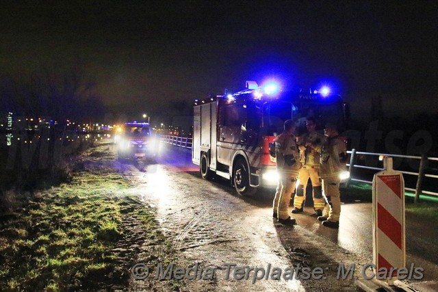 Mediaterplaats.nl auto te water aalsmeer 08012017 Image00002