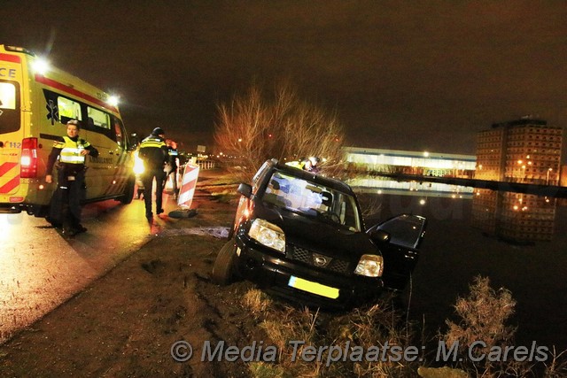Mediaterplaats.nl auto te water aalsmeer 08012017 Image00004