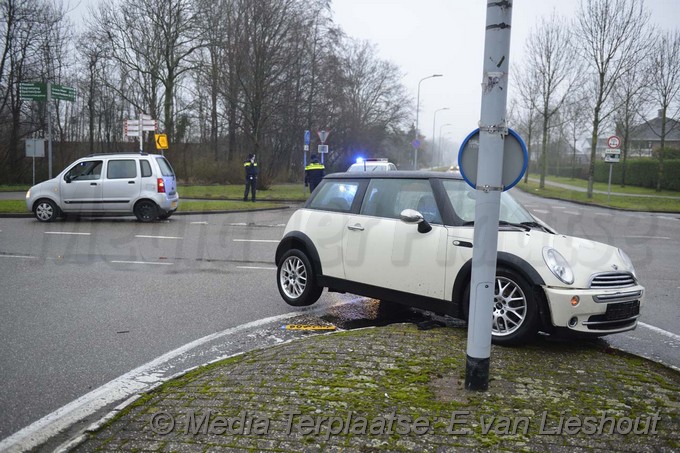 Mediaterplaats.nl Ongeval te hoofddorp Adrianahoeve 09012017 Image00002