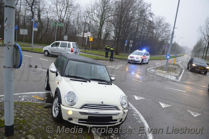 Mediaterplaats.nl Ongeval te hoofddorp Adrianahoeve 09012017 Image00004