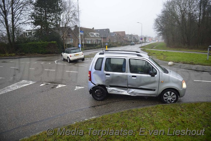 Mediaterplaats.nl Ongeval te hoofddorp Adrianahoeve 09012017 Image00005