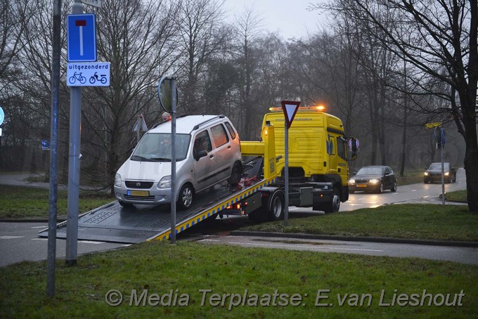Mediaterplaats.nl Ongeval te hoofddorp Adrianahoeve 09012017 Image00006