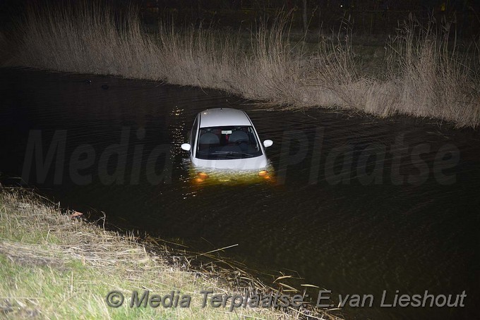 Mediaterplaats.nl auto te water nvp 1212017 Image00004