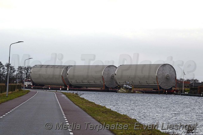 Mediaterplaats.sLeepboot zinkt leimuiden 1312017 Image00010