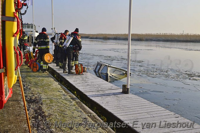 Mediaterplaatse pleziervaartuig gezonken ringvaart leimuiderbrug 26012017 Image00002