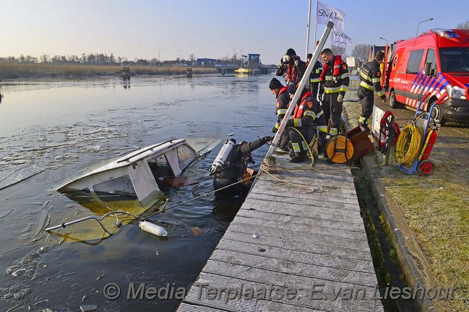 Mediaterplaatse pleziervaartuig gezonken ringvaart leimuiderbrug 26012017 Image00006