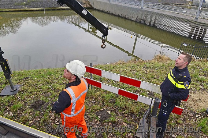 Mediaterplaatse voertuig te water is motor lijnden 31012017 Image00003