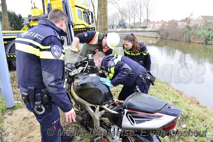 Mediaterplaatse voertuig te water is motor lijnden 31012017 Image00009