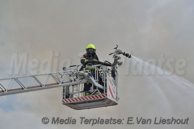 MediaTerplaatse grote brand vijfhuizen 27072017 Image00008
