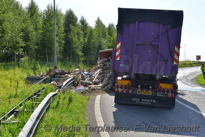 MediaTerplaatse vrachtwagen om a5 a9 lijnden 31072017 Image00011