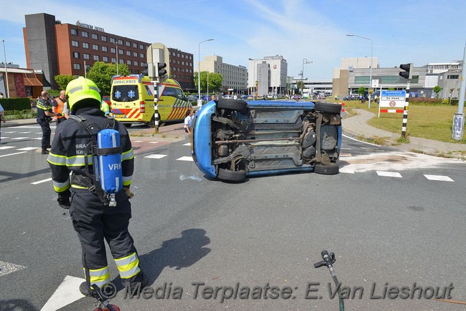 Mediaterplaatse ongeval vuursteen hoofddorp auto op kant 04072019 Image00005