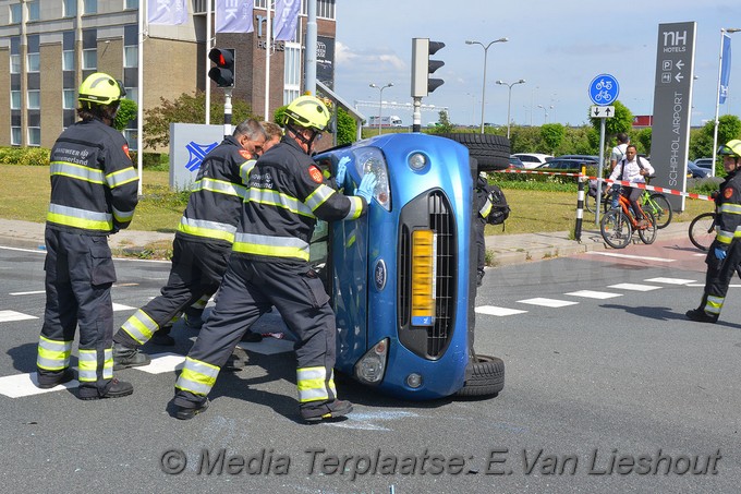 Mediaterplaatse ongeval vuursteen hoofddorp auto op kant 04072019 Image00006