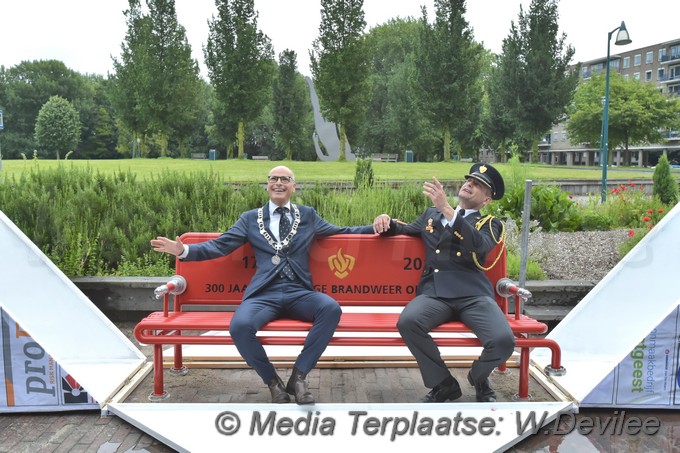 Mediaterplaatse eerbetoon brandweer oegstgeest en bankje 300 jaar oegtgeest 15062019 Image00001
