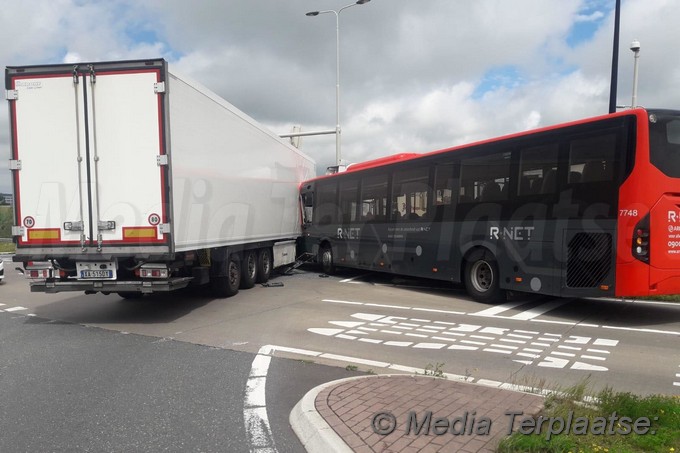 Mediaterplaatse ongeval lijnbus vrachtwagen n201 2062019 Image00002