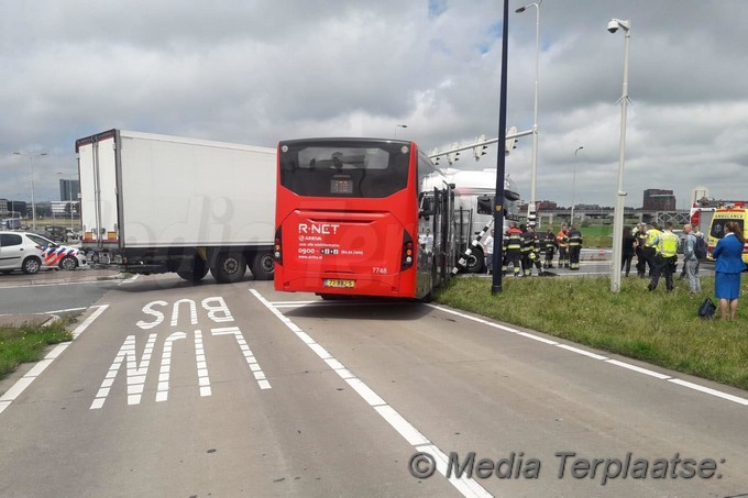 Mediaterplaatse ongeval lijnbus vrachtwagen n201 2062019 Image00004