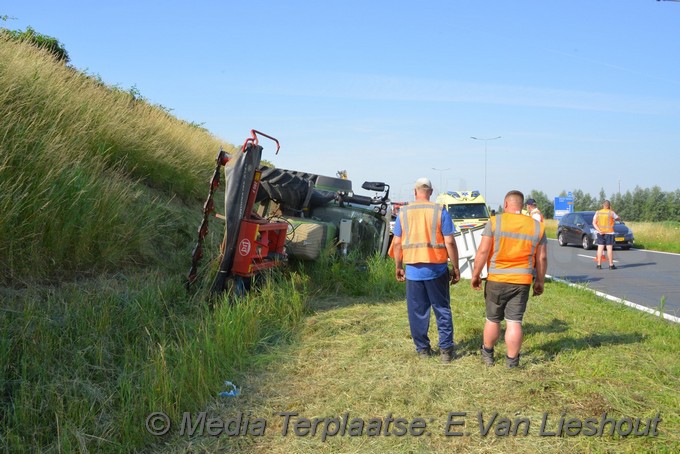 Mediaterplaatse trekker op zijn kant hoofddorp 2662019 Image00005