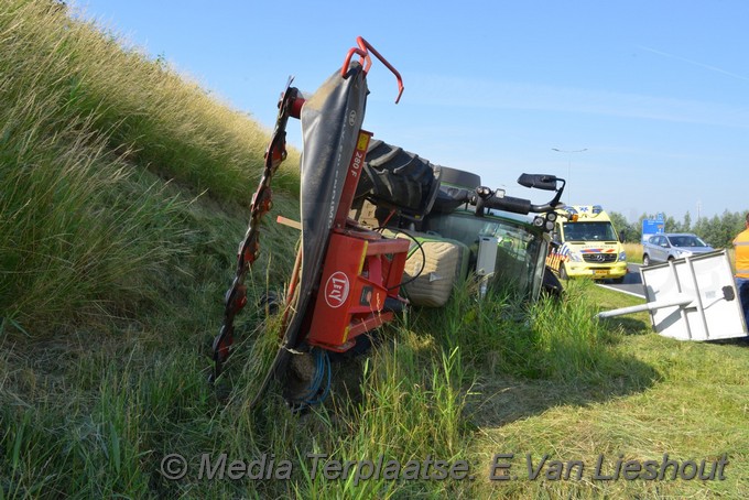 Mediaterplaatse trekker op zijn kant hoofddorp 2662019 Image00007