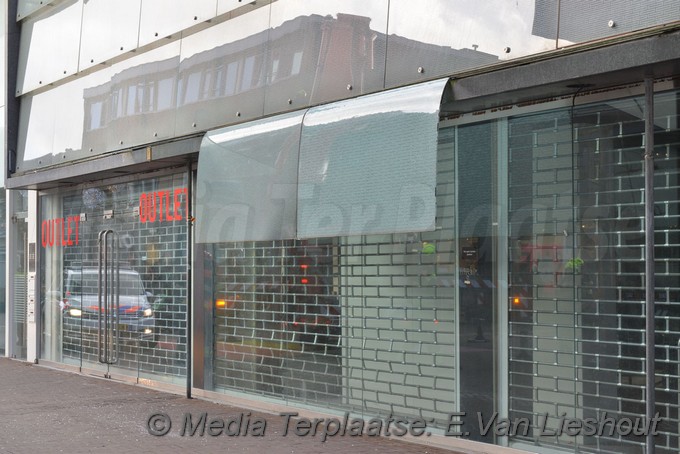 Mediaterplaatse glazen kap stuk gereden vrachtwagen Marktlaan hdp 08012019 Image00003