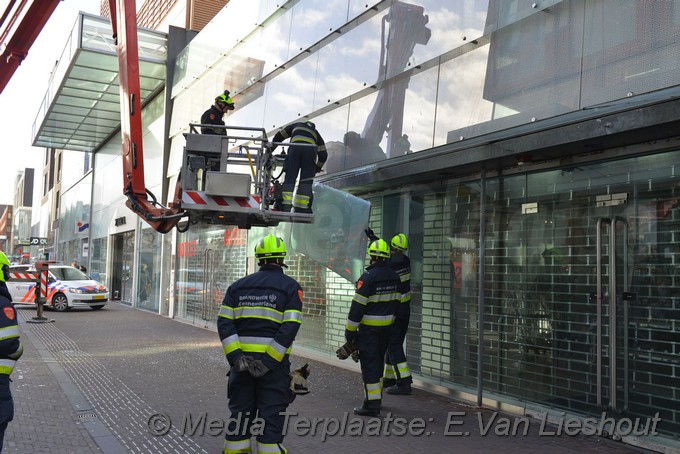 Mediaterplaatse glazen kap stuk gereden vrachtwagen Marktlaan hdp 08012019 Image00008