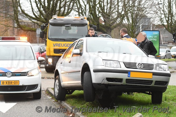 Mediaterplaatse ongeval auto op varkensrug stationsplein ldn 10012019 Image00002