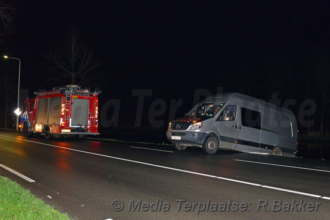 Mediaterplaatse ongeval busje vast berm kanaalweg ldn 17012019 Image00001