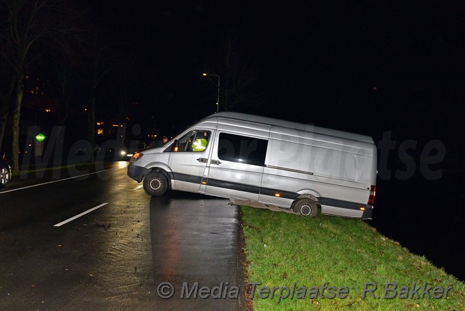 Mediaterplaatse ongeval busje vast berm kanaalweg ldn 17012019 Image00002