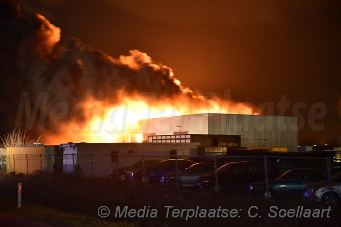 Mediaterplaatse grote brand loods vijfhuizen 04032019 Image00001