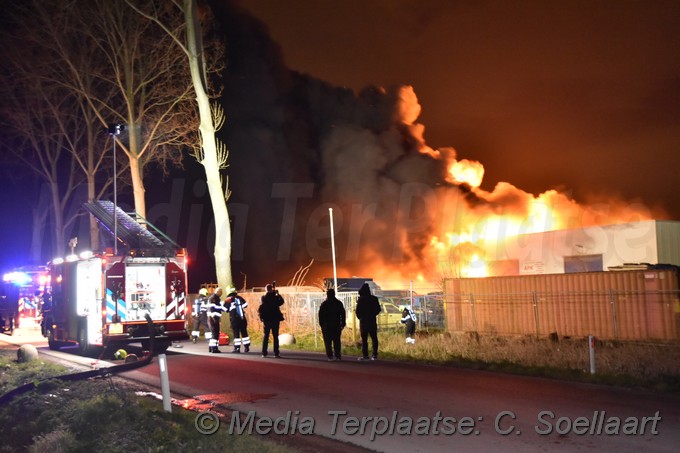 Mediaterplaatse grote brand loods vijfhuizen 04032019 Image00002