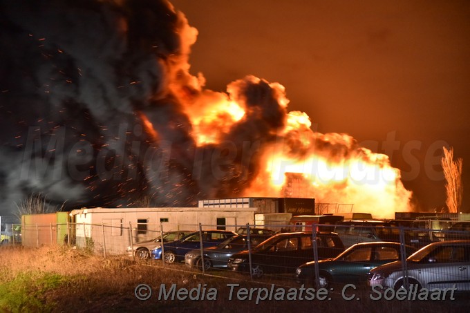 Mediaterplaatse grote brand loods vijfhuizen 04032019 Image00012