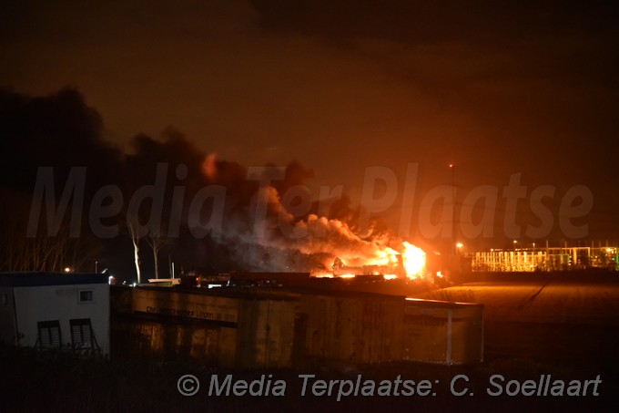 Mediaterplaatse grote brand loods vijfhuizen 04032019 Image00034