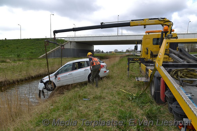 Mediaterplaatse ongeval schiphol rijk n196 auto te water 24032019 Image00011