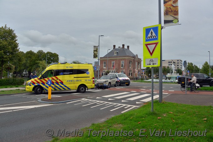 Mediaterplaatse ongeval beursplein hoofddorp auto snorscooter 10092018 Image00002