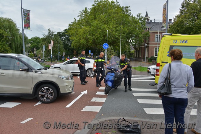 Mediaterplaatse ongeval beursplein hoofddorp auto snorscooter 10092018 Image00006