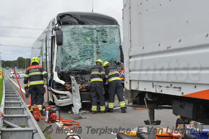 Mediaterplaatse ongeval zwaar bus beknelling chauffeur 10092018 Image00001