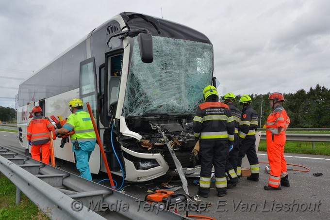 Mediaterplaatse ongeval zwaar bus beknelling chauffeur 10092018 Image00002