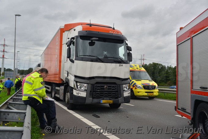Mediaterplaatse ongeval zwaar bus beknelling chauffeur 10092018 Image00005