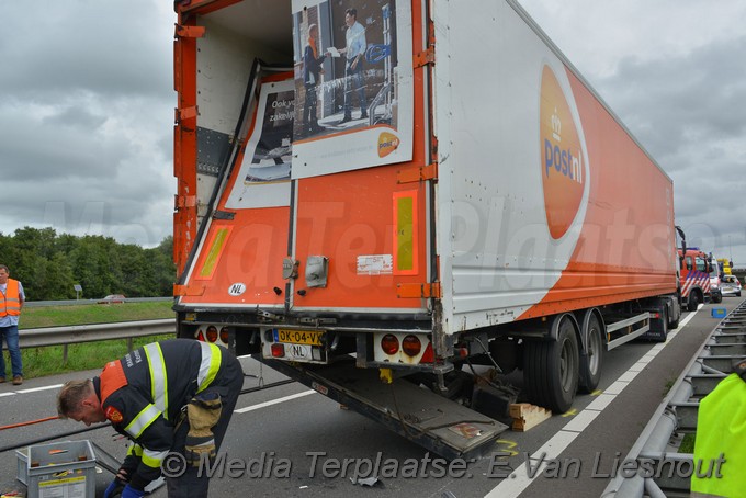 Mediaterplaatse ongeval zwaar bus beknelling chauffeur 10092018 Image00013