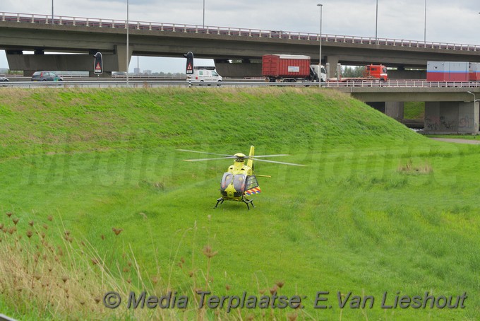 Mediaterplaatse ongeval zwaar bus beknelling chauffeur 10092018 Image00014