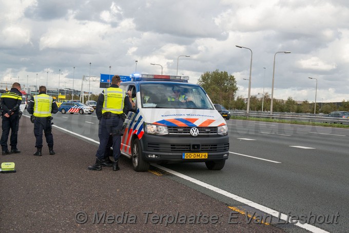 Mediaterplaatse ongeval auto vrachtwagen a4 schiphol 21092018 Image00008