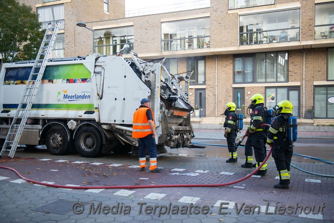 Mediaterplaatse vuilniswagen in brand hoofddorp 21092018 Image00011