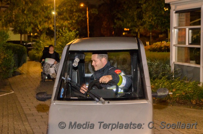 MediaTerplaatse brandweer helpt ivalide vrouw in nvp 03112017 Image00003