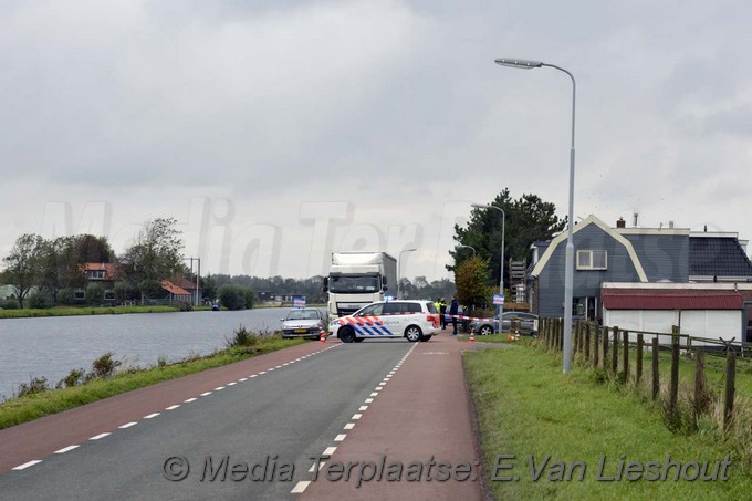 MediaTerplaatse auto te water beinsdorp 10102017 Image00001