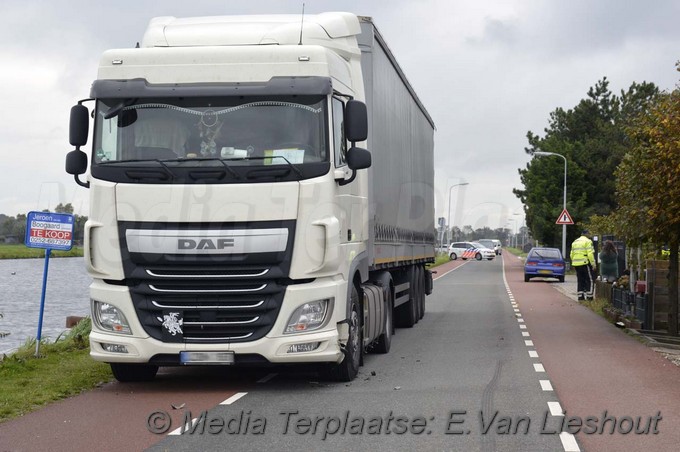 MediaTerplaatse auto te water beinsdorp 10102017 Image00002