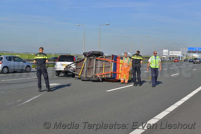 Mediaterplaatse ongeval huur aanhanger om a4l schiphol 05102018 Image00011