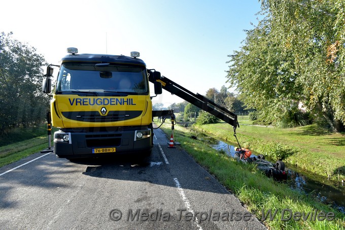 Mediaterplaatse auto te water wassenaar 10102018 Image00010