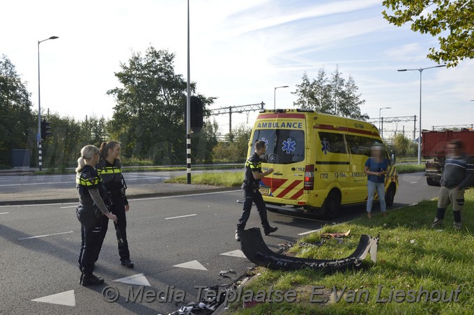 Mediaterplaatse ongeval bestelbus vrachtwagen hoofddorp 15102018 Image00003