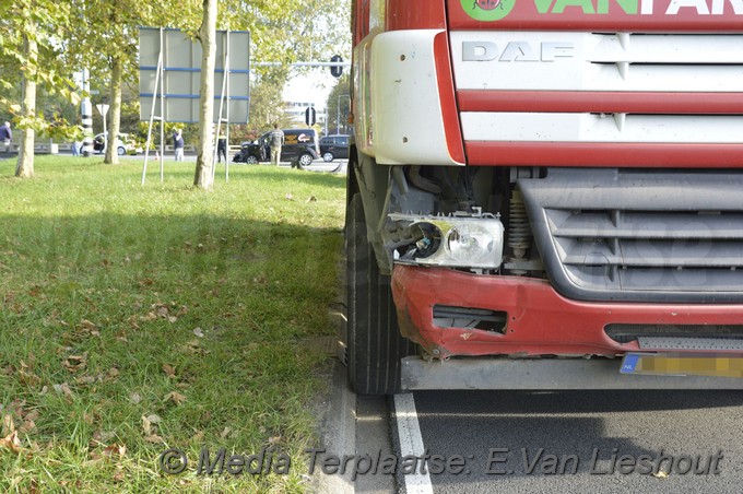 Mediaterplaatse ongeval bestelbus vrachtwagen hoofddorp 15102018 Image00006