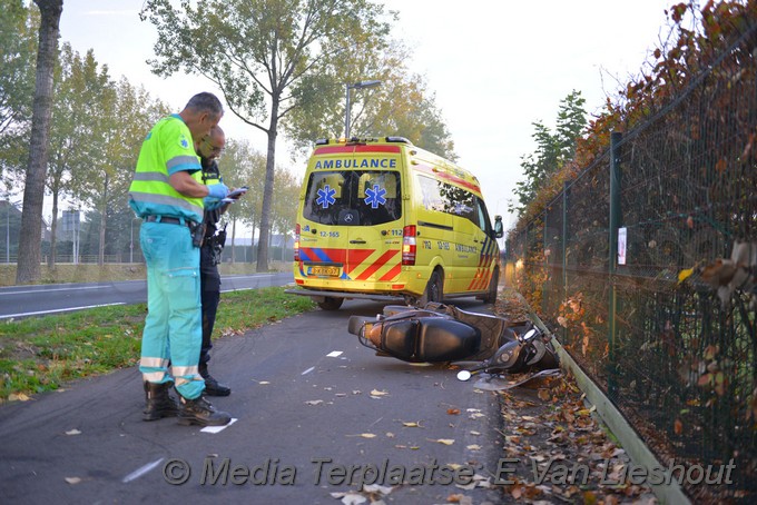 Mediaterplaatse ongeval fietser scooter hoofddorp 16102018 Image00001