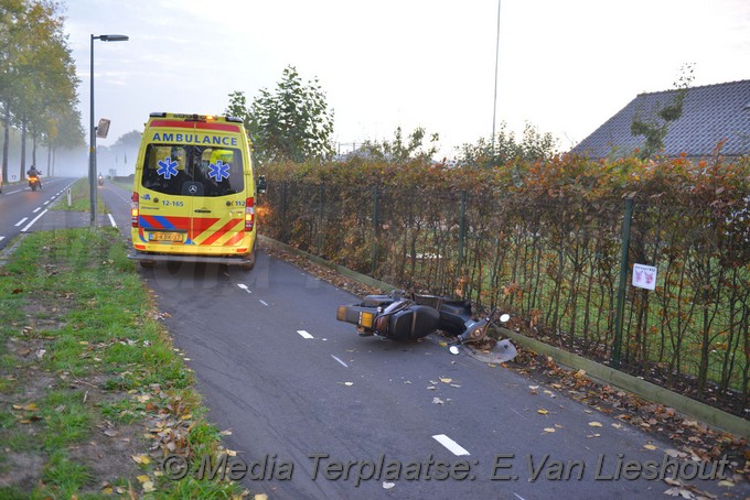 Mediaterplaatse ongeval fietser scooter hoofddorp 16102018 Image00003