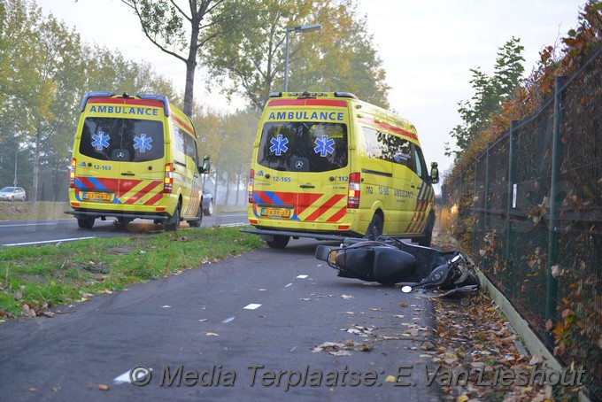 Mediaterplaatse ongeval fietser scooter hoofddorp 16102018 Image00007